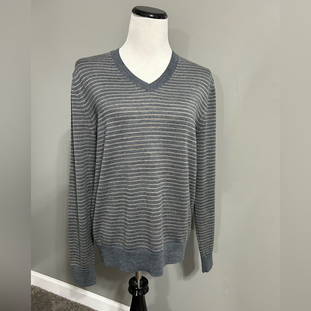 Banana republic‎ 100% merino wool sweater, men’s long sleeve, V-neck gray & tan